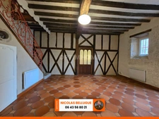 Maison de caractère rénovée au cœur d’un village historique