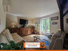 Maison en pierre, 2 ha et piscine avec revenus locatifs