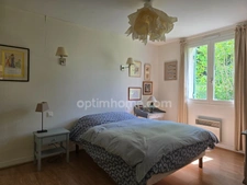 Maison de plain pied entourée de verdure au cœur d'Eymet