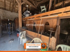 Maison de famille avec beaux volumes et grange attenante