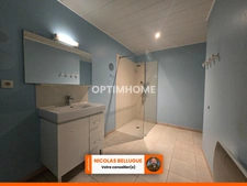 Maison de famille avec beaux volumes et grange attenante
