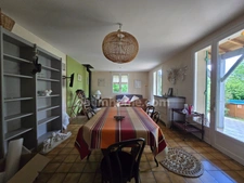 Maison de plain pied entourée de verdure au cœur d'Eymet