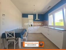 Maison rénovée avec 4 chambres et jardin clôturé