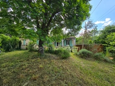 Maison de plain pied entourée de verdure au cœur d'Eymet