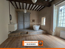 Maison de caractère rénovée au cœur d’un village historique