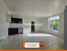Maison de famille avec beaux volumes et grange attenante