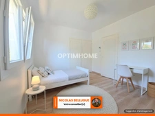 Maison rénovée avec 4 chambres et jardin clôturé