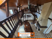 Maison en pierre, 2 ha et piscine avec revenus locatifs