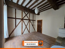 Maison de caractère rénovée au cœur d’un village historique
