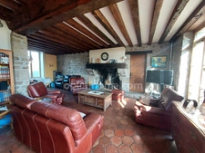 Maison de village en pierre 