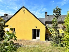Maison de village SAINT DENIS DE GASTINES (53)
