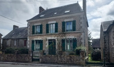 Maison de village en pierre 