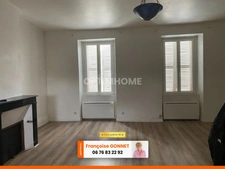 Maison de 85 m² - 3 Pièces - Dépendances - Jardin - 49 900 €
