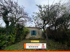 Maison de 85 m² - 3 Pièces - Dépendances - Jardin - 49 900 €