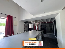 LONGERE de 215 m² - 6 pièces - 4 chambres - Piscine - 275 000 € - LAPAN