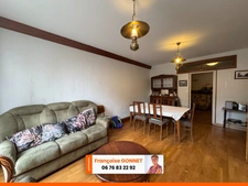 Maison de 120 m² - Centre ville de SAINT AMAND MONTROND - 3 Chambres - Dépendances - 84 900 €