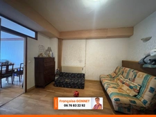 Maison de 120 m² - Centre ville de SAINT AMAND MONTROND - 3 Chambres - Dépendances - 84 900 €