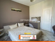Maison familiale rénovée - 162 m² - 8 pièces - 199 000 € - VIERZON - 18100
