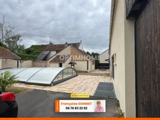 LONGERE de 215 m² - 6 pièces - 4 chambres - Piscine - 275 000 € - LAPAN