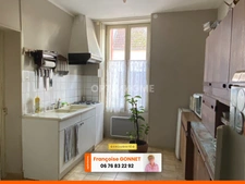 Maison de Ville - 2 Appartements de 63 m² et 49 m² - ST  AMAND-MONTROND - 89 900 €