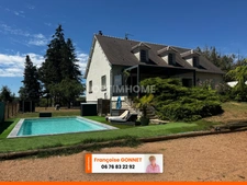 Maison 215 m² - 5 chambres - Terrain 4 200 m² - Piscine - 257 000 € - SAINT PIERRE LES ETIEUX - 18200