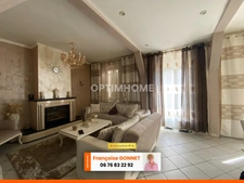 Maison familiale rénovée - 162 m² - 8 pièces - 199 000 € - VIERZON - 18100