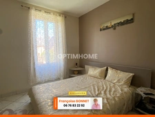 Maison familiale rénovée - 162 m² - 8 pièces - 199 000 € - VIERZON - 18100