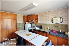 Ferme avec maison 4 chambres, terrain 8000 m² et source naturelle
