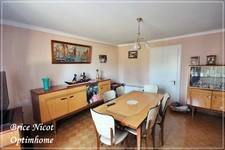 Ferme avec maison 4 chambres, terrain 8000 m² et source naturelle