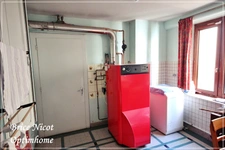 Ferme avec maison 4 chambres, terrain 8000 m² et source naturelle