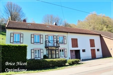 Ferme avec maison 4 chambres, terrain 8000 m² et source naturelle