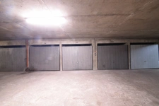 Paris porte de Bagnolet: deux boxes à vendre (28 m² au total)