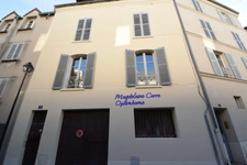 Vieux Saint-Maur – Grand studio traversant, charme de l’ancien et tranquillité assurée