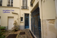 Proximité Place des Vosges - Studio lumineux au calme – Cour pavée