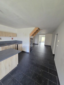 Maison de village rénovée à vendre en exclusivité!! 4 chambres avec jardin et garage à Septsarges