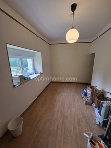 Maison à vendre 3 chambres, garage et jardin à Mont-Devant-Sassey, proche de la Belgique et du Luxembourg.