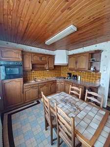 MAISON INDIDUELLE SUR SOUS-SOL A VENDRE!! 4 CHAMBRES, JARDIN ET GARAGE