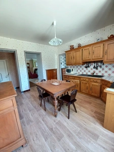 A VENDRE MAISON BOURGEOISE 4 CHAMBRES, JARDINS, GARAGE, SANS VIS A VIS!!