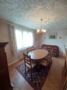 MAISON INDIDUELLE SUR SOUS-SOL A VENDRE!! 4 CHAMBRES, JARDIN ET GARAGE