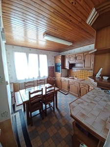 MAISON INDIDUELLE SUR SOUS-SOL A VENDRE!! 4 CHAMBRES, JARDIN ET GARAGE