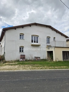 Maison à vendre 4 pièces, garage et vaste sous-sol proche de la Belgique et du Luxembourg 