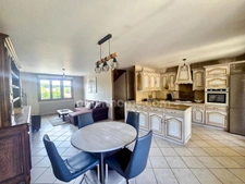 A VENDRE en EXCLUSIVITE maison de famille 5 chambres, 35 ares de terrain et petit hangar