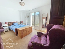 Deux-Sèvres (79) department, for sale in THOUARS: 7-room house of 196 m² - Land of 475.00 m² 