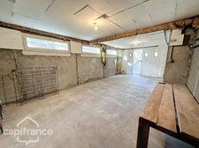 Deux-Sèvres (79) department, for sale in THOUARS: 7-room house of 196 m² - Land of 475.00 m² 