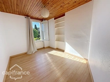 Volume et Potentiel : A vendre … Un grand atelier Indépendant et une maison 4 pièces - THOUARS (79)