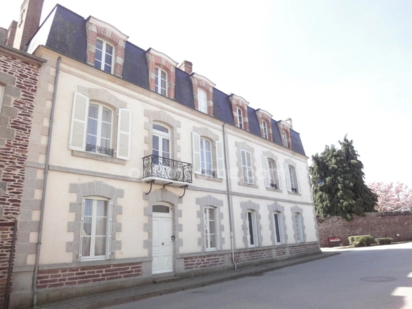 A VENDRE MAISON DE MAITRE 19 PIECES