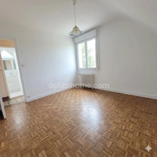 Maison familiale 130 m² à Quévert – 5 chambres, jardin 580 exposé au sud, prés de centres commerciaux Leclerc et Carrefour