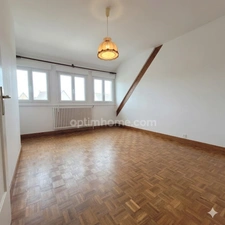 Maison familiale 130 m² à Quévert – 5 chambres, jardin 580 exposé au sud, prés de centres commerciaux Leclerc et Carrefour
