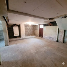Maison familiale 130 m² à Quévert – 5 chambres, jardin 580 exposé au sud, prés de centres commerciaux Leclerc et Carrefour