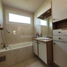 Maison familiale 130 m² à Quévert – 5 chambres, jardin 580 exposé au sud, prés de centres commerciaux Leclerc et Carrefour